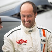 Adriano Medeiros